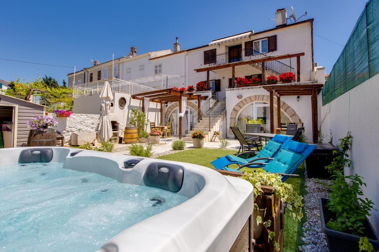 פונאנט Apartments Mikulin Family מראה חיצוני תמונה